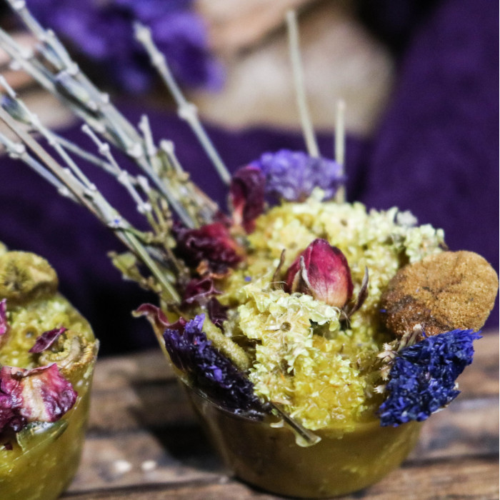 Саше Ведьмы свеча восковая без фитиля